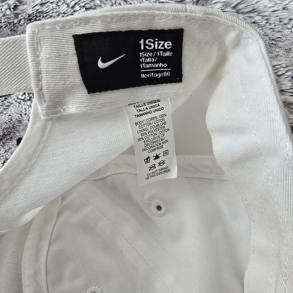 Nike Women's Heritage86 Light Gray Cap - Picture 5 of 5